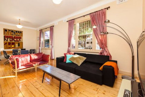 MADELINE, 1BDR Fitzroy Apartment - Accommodation China 0
