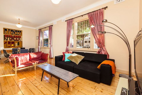 MADELINE, 1BDR Fitzroy Apartment - Accommodation China 7