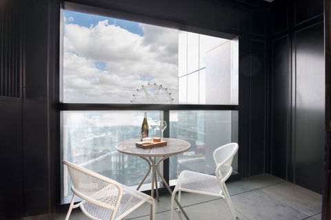 Docklands Delight - Accommodation Asia 5
