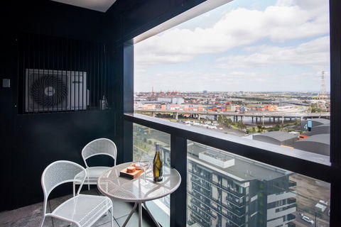 Docklands Delight - Accommodation Asia 6