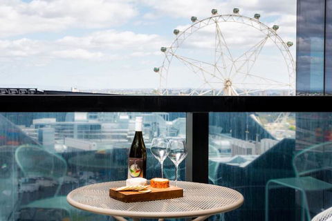 Docklands Delight - Accommodation Asia 4