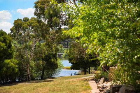 Lake Daylesford Lodge 3 - Accommodation Asia 4