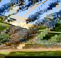 Lake Daylesford Lodge 4 - Accommodation Asia
