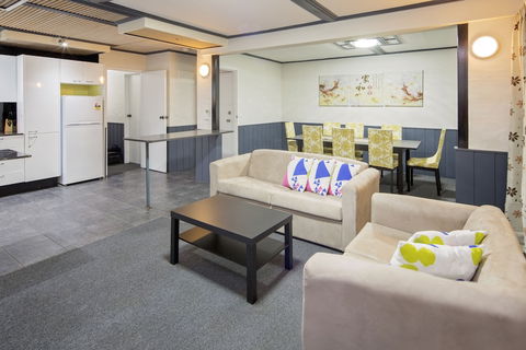 Kirwan 39 - Accommodation Asia 1