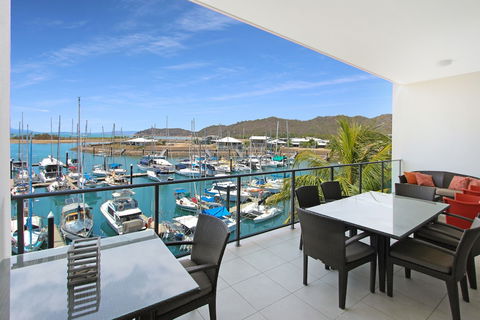 Blue On Blue Apartment 933 - Accommodation Guide 3