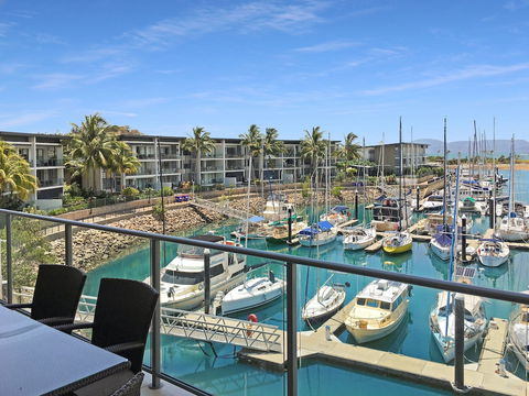 Blue On Blue Apartment 933 - Accommodation Guide 4