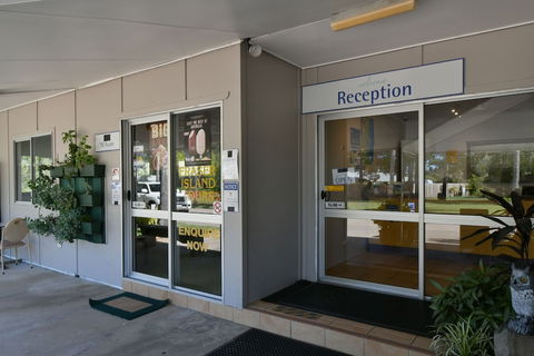 BIG4 Breeze Holiday Park â€“ Rainbow Beach - Accommodation Guide 0