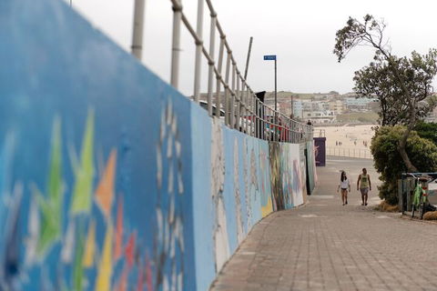 Ocean Front Building On Bondi Beach - Accommodation Guide 4