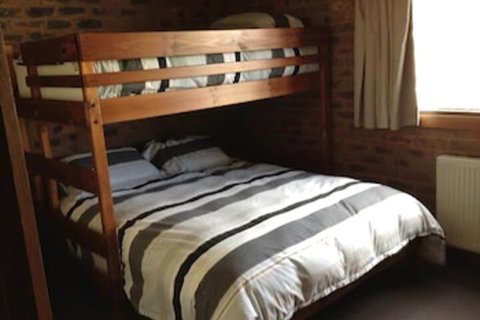 Lawlers 32 - Accommodation Asia 6