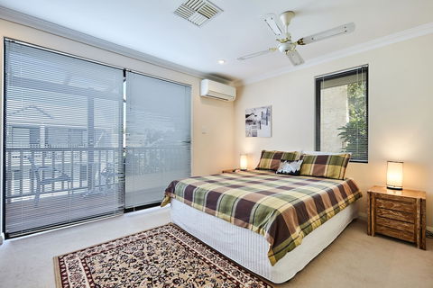 Fremantle Townhouse Unit 4 - Accommodation Asia 6