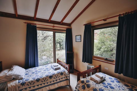 Edzell - Stunning Waterfront Home - Accommodation Asia 5