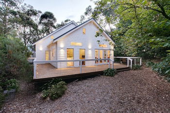 White Cottage - Accommodation Asia 0