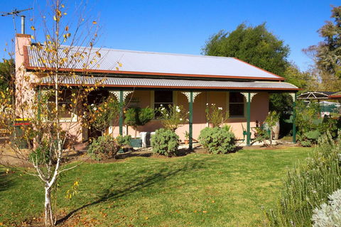 Rubys Cottage - Accommodation Asia 2