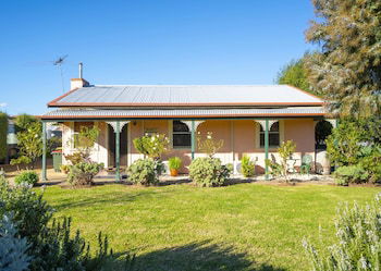 Rubys Cottage - Accommodation Asia 1