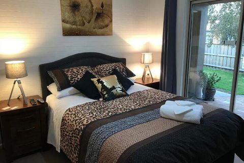 Short Stays Gippsland (Newborough) - Accommodation Asia 4