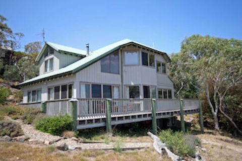 Snowgums On The Lake - Accommodation Asia 0