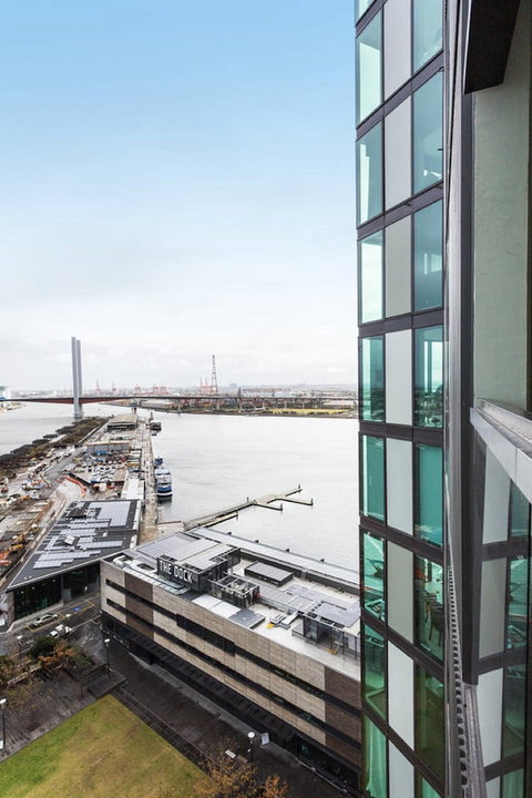 Oceanview Docklands - Accommodation Guide 2