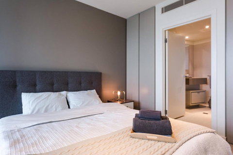 Oceanview Docklands - Accommodation Guide 6