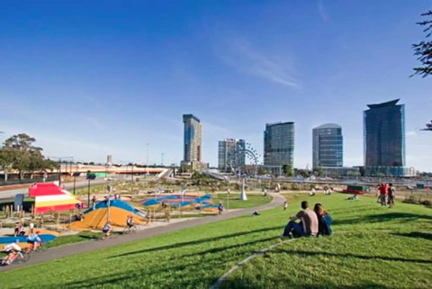 Oceanview Docklands - Accommodation Guide 1