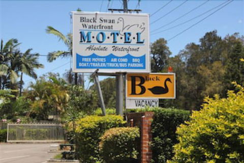 Black Swan Waterfront Motel Not Suitable For Children - Accommodation Asia 0