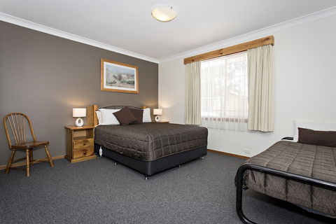 Colonial Motel And Serviced Apartments - Accommodation Asia 2