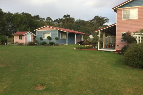 Painted Lady Bed & Breakfast - Accommodation Asia 7