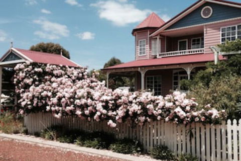 Painted Lady Bed & Breakfast - Accommodation Asia 0