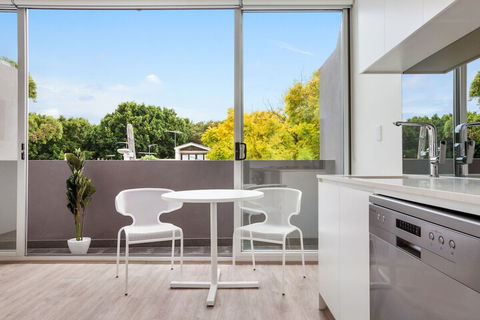 Bondi Beach Studios - Accommodation Guide 4