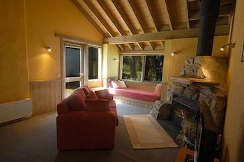 Huggins - Accommodation Guide 1