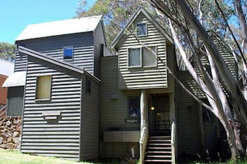 Huggins - Accommodation Guide 3