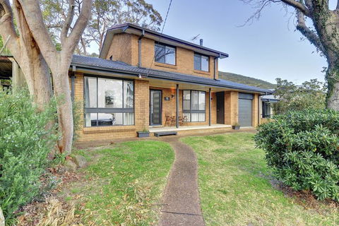 Ronald Avenue 101 Sea Behind The Trees - Accommodation Guide 3