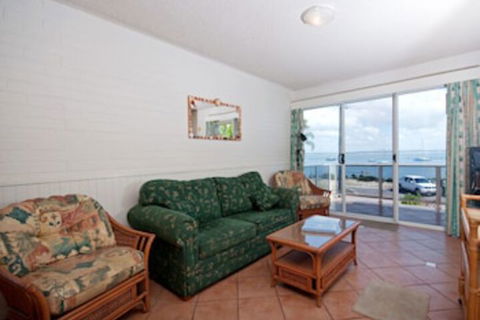 Shoal Bay Road Castaways Unit 04 17 - Accommodation Guide 0