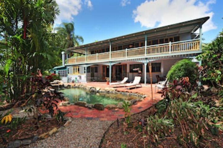 Stratford QLD Accommodation China