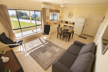 Pelican Perch Retreat - Accommodation Asia 0