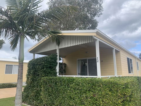 Beachfront Hallidays Point - Accommodation Guide 1