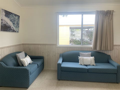 Beachfront Hallidays Point - Accommodation Guide 6