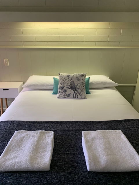 Finley Country Club Hotel Motel - Accommodation Guide 2