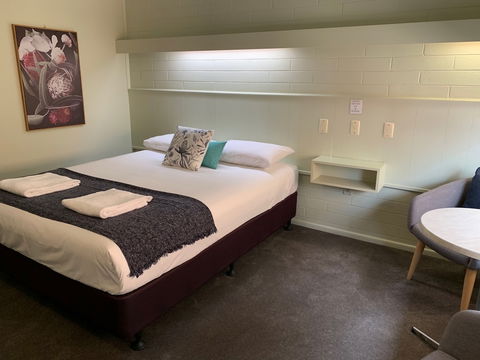 Finley Country Club Hotel Motel - Accommodation Guide 6