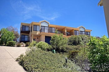 Dromaius 5 - Great Views Of The Snowy Mountains - Accommodation Asia 0