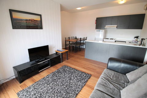 Kooringa 9 Great Lake Jindabyne Views - Accommodation Asia 0
