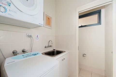 Soldiers Point Road Kooyonga 3 211 - Accommodation Guide 1