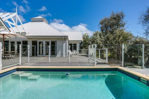 Perfect Blairgowrie Beach House - Accommodation Guide 0