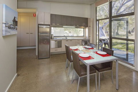 Ecocrackenback 7 Sustainable Luxurious Chalet Close To The Slopes. - Accommodation Asia 6