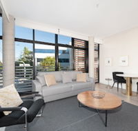 Uber Chic Newtown Designer Pad H392 - Accommodation Asia