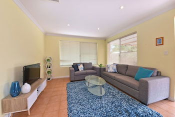 Redcliff Home Close To City & Airport - Accommodation Asia 2
