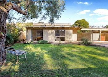 Breakaway On Niblick - Accommodation Guide 0