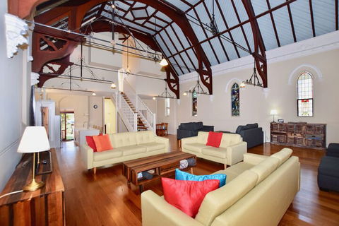 The Church At Woodford - Accommodation Guide 7