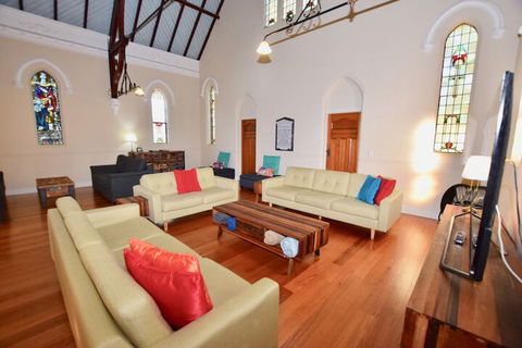 The Church At Woodford - Accommodation Guide 5