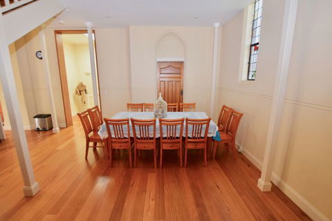 The Church At Woodford - Accommodation Guide 2