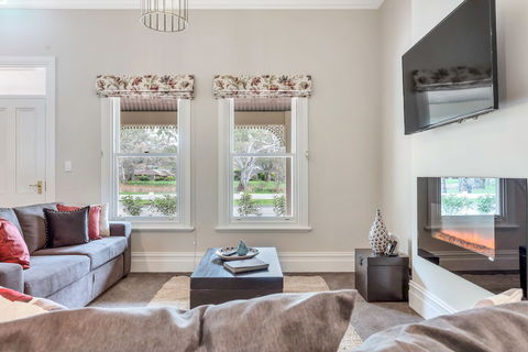 Grandview Accommodation - The Flaxley Apartments - Accommodation Guide 6